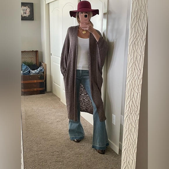 Ariat Sweaters - NWT Ariat Sweater 🍁